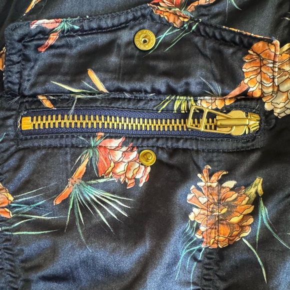 RARE Vtg Lily Farouche Satin Pinecone print pullover with gold buttons.Size L - Picture 10 of 17